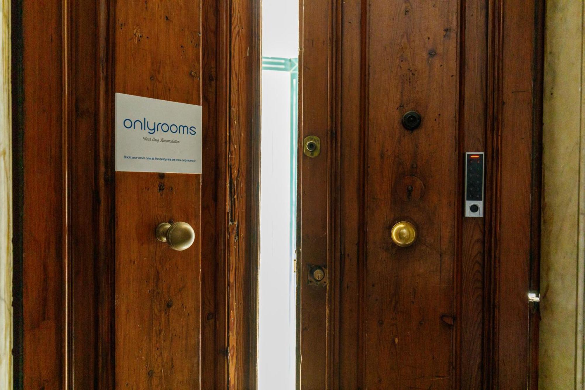 Onlyrooms III - Recommended For Under 30S Cagliari Buitenkant foto