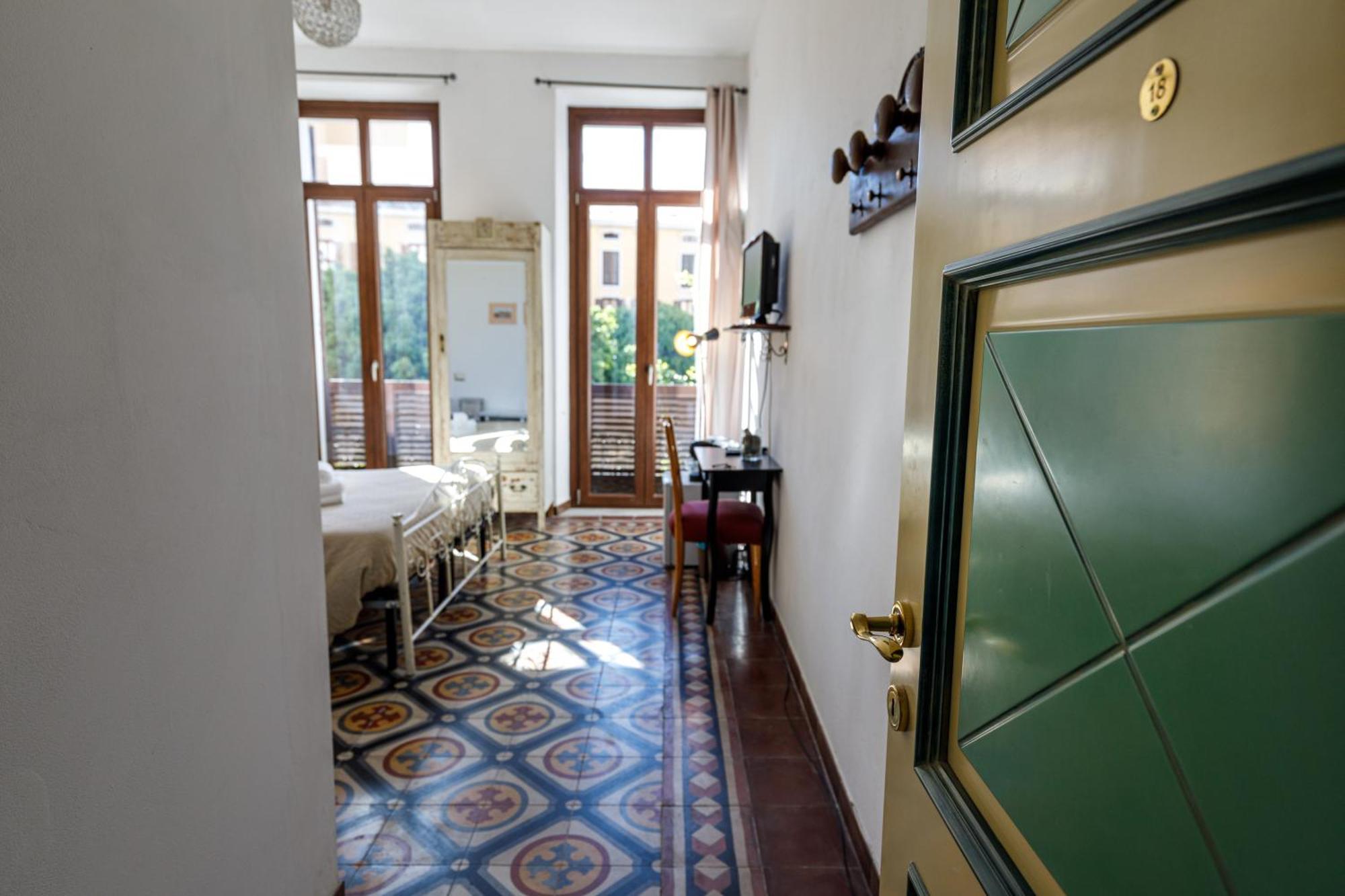 Onlyrooms III - Recommended For Under 30S Cagliari Buitenkant foto