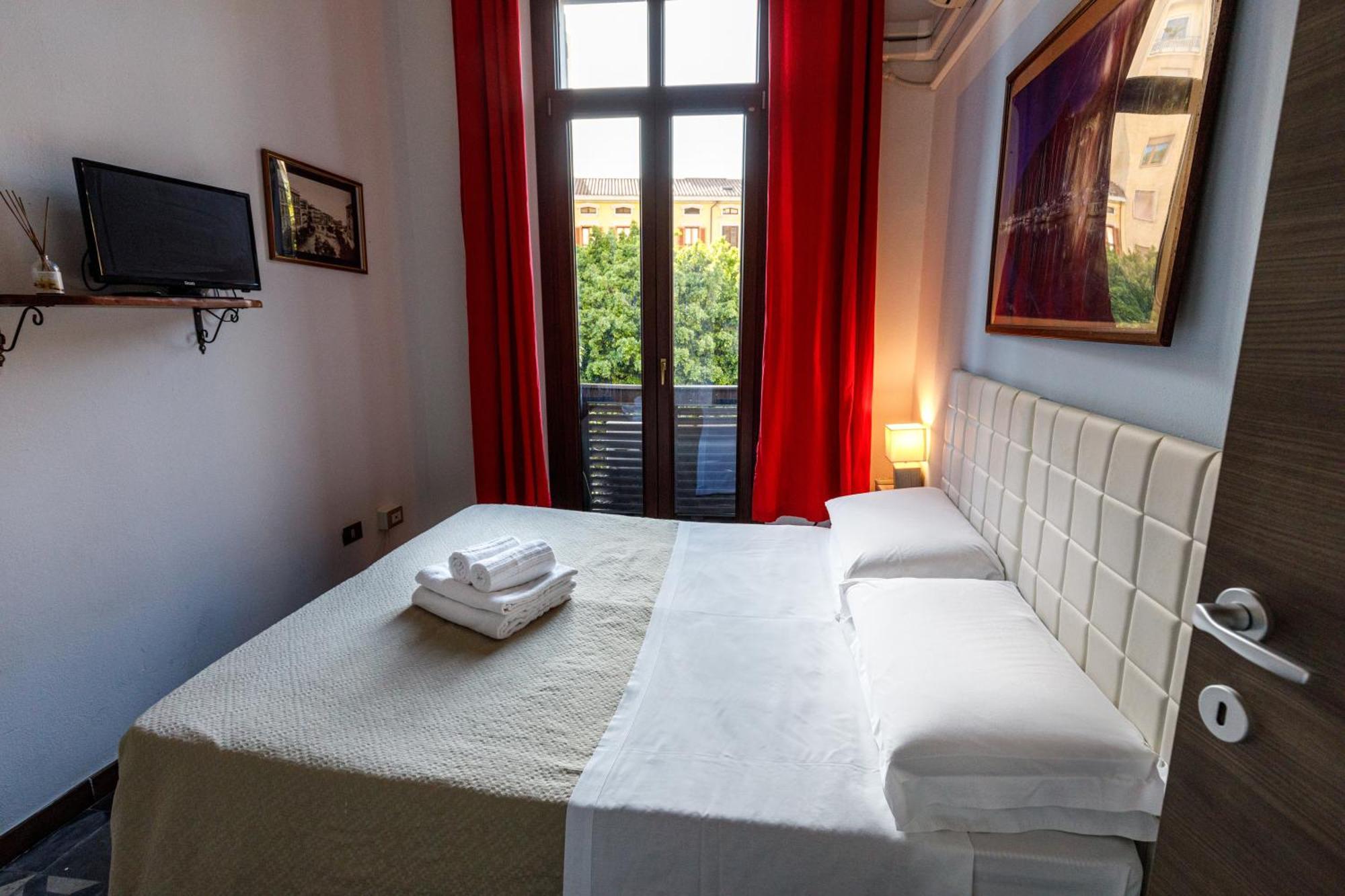 Onlyrooms III - Recommended For Under 30S Cagliari Kamer foto